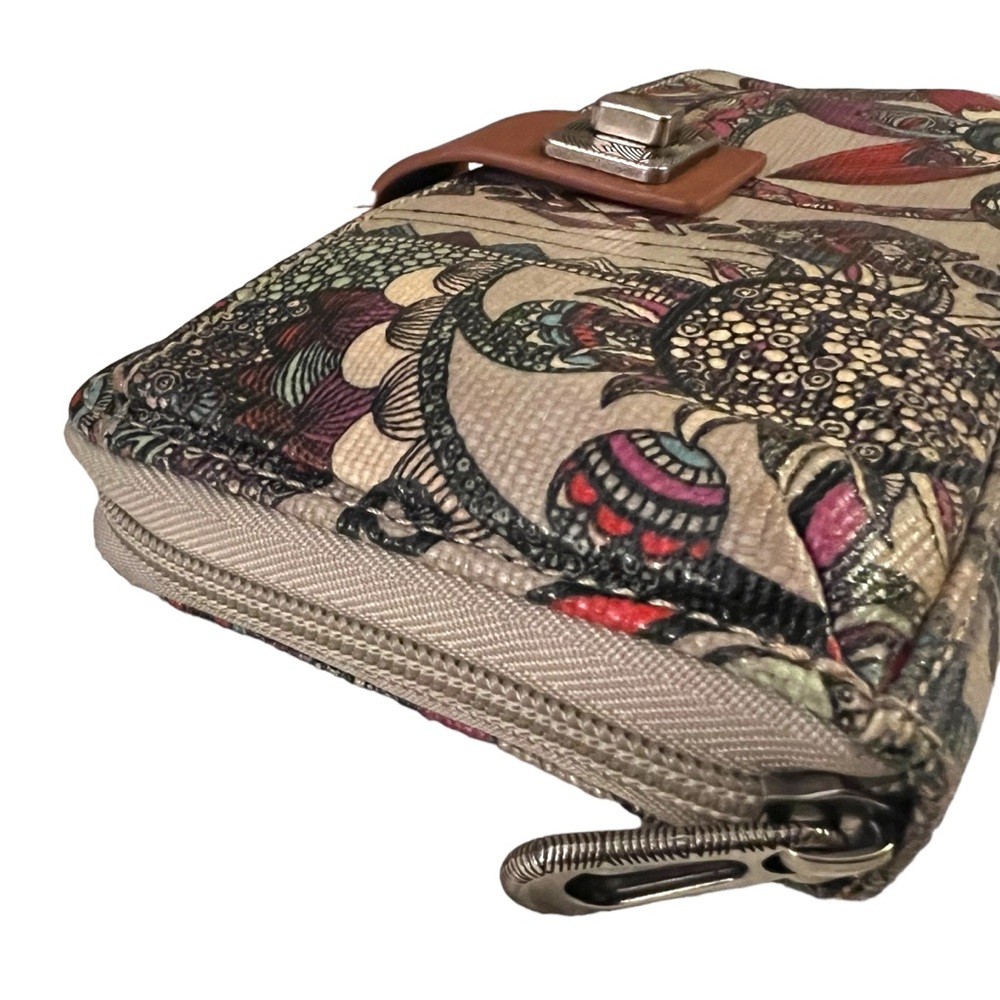 SAKROOTS Large Smartphone Wallet with Crossbody Strap Tan Multi - Picture 6 of 12